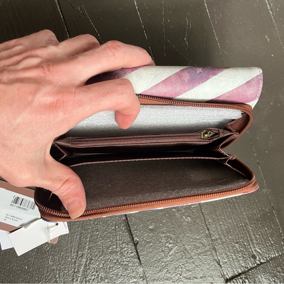 b.o.c. American Flag Wallet - Picture 4 of 7